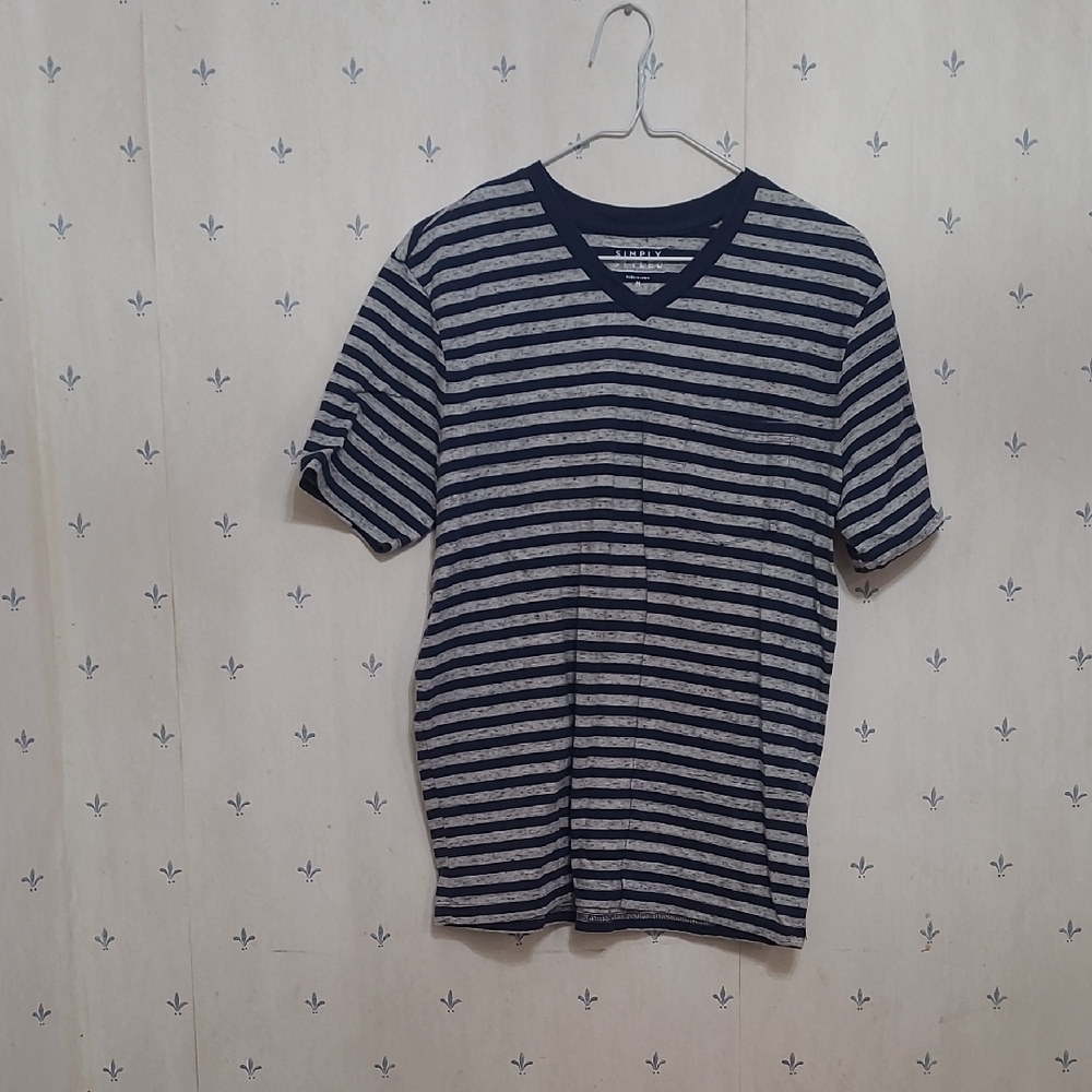 Simply Styled Navy and Gray Striped Short Sleeve Tee
